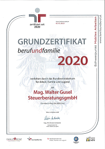 Foto von einem Zertifikat zum berufundfamilie freundlichen Unternehmen. 
